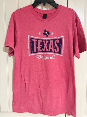 Gildan Pink Women’s Texas Graphic Tee with Navy Print